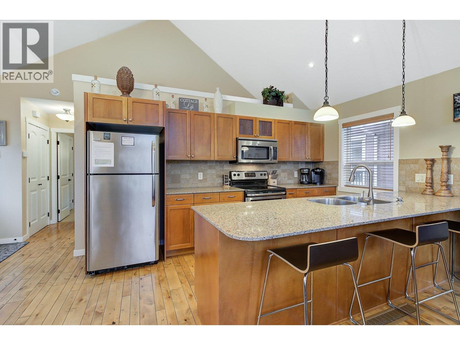  6823 Madrid Way, Kelowna