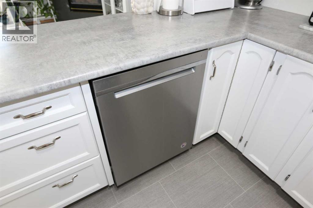Single Family House for Sale in  Somervale Park SW Somerset Calgary 