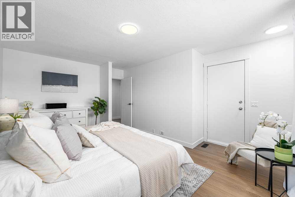 Single Family House for Sale in    Avenue NW Huntington Hills Calgary 