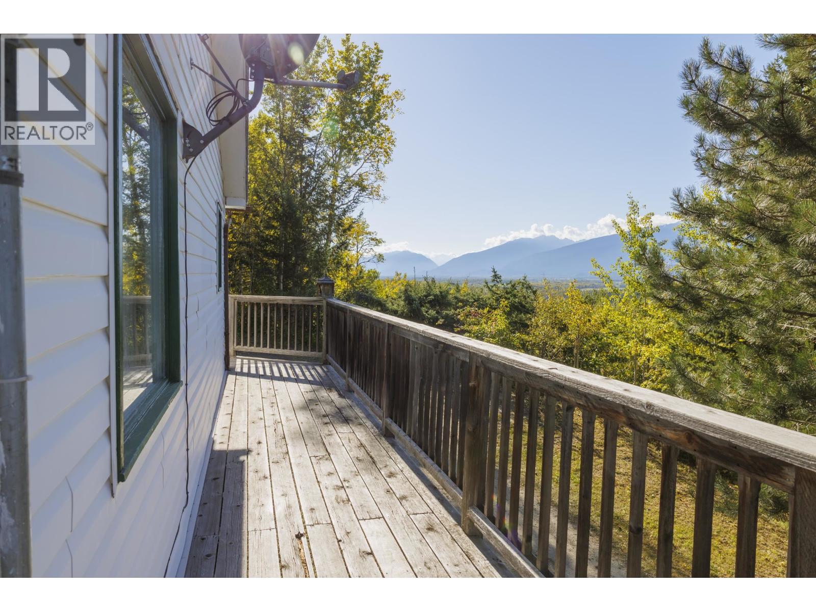 4706 MOUNTAIN VIEW ROAD, McBride