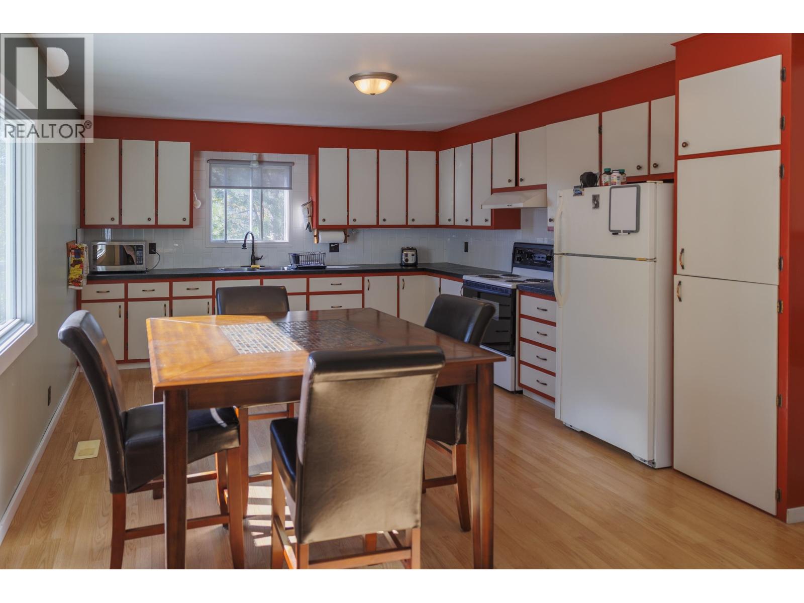 4706 MOUNTAIN VIEW ROAD, McBride