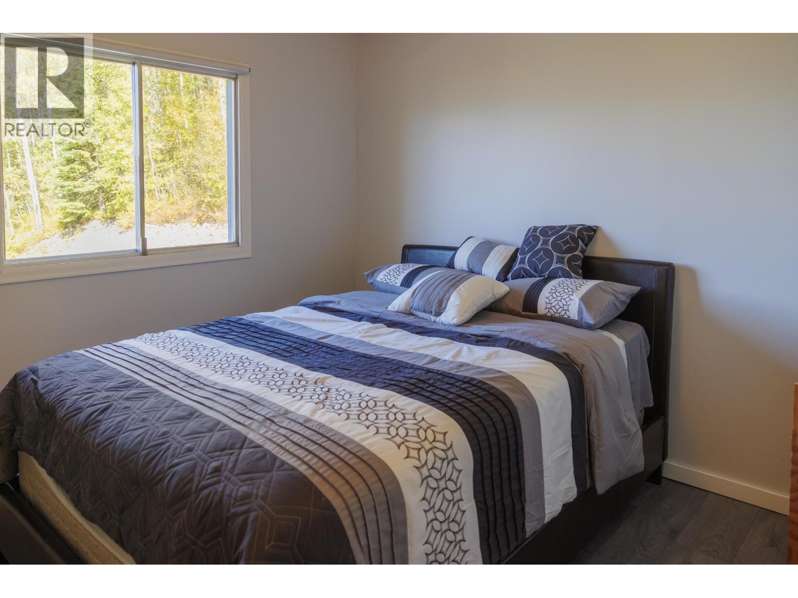 4706 MOUNTAIN VIEW ROAD, McBride