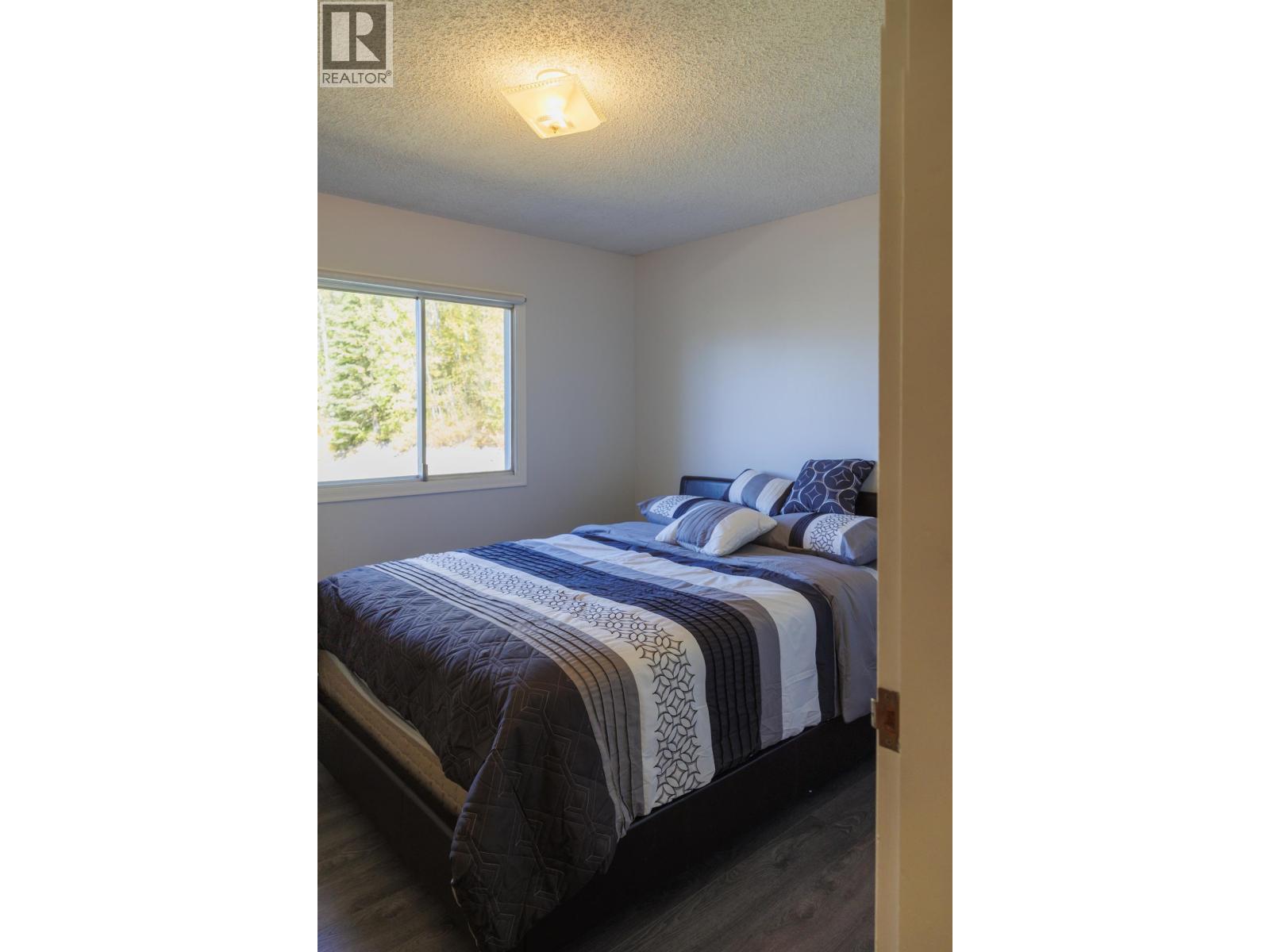 4706 MOUNTAIN VIEW ROAD, McBride