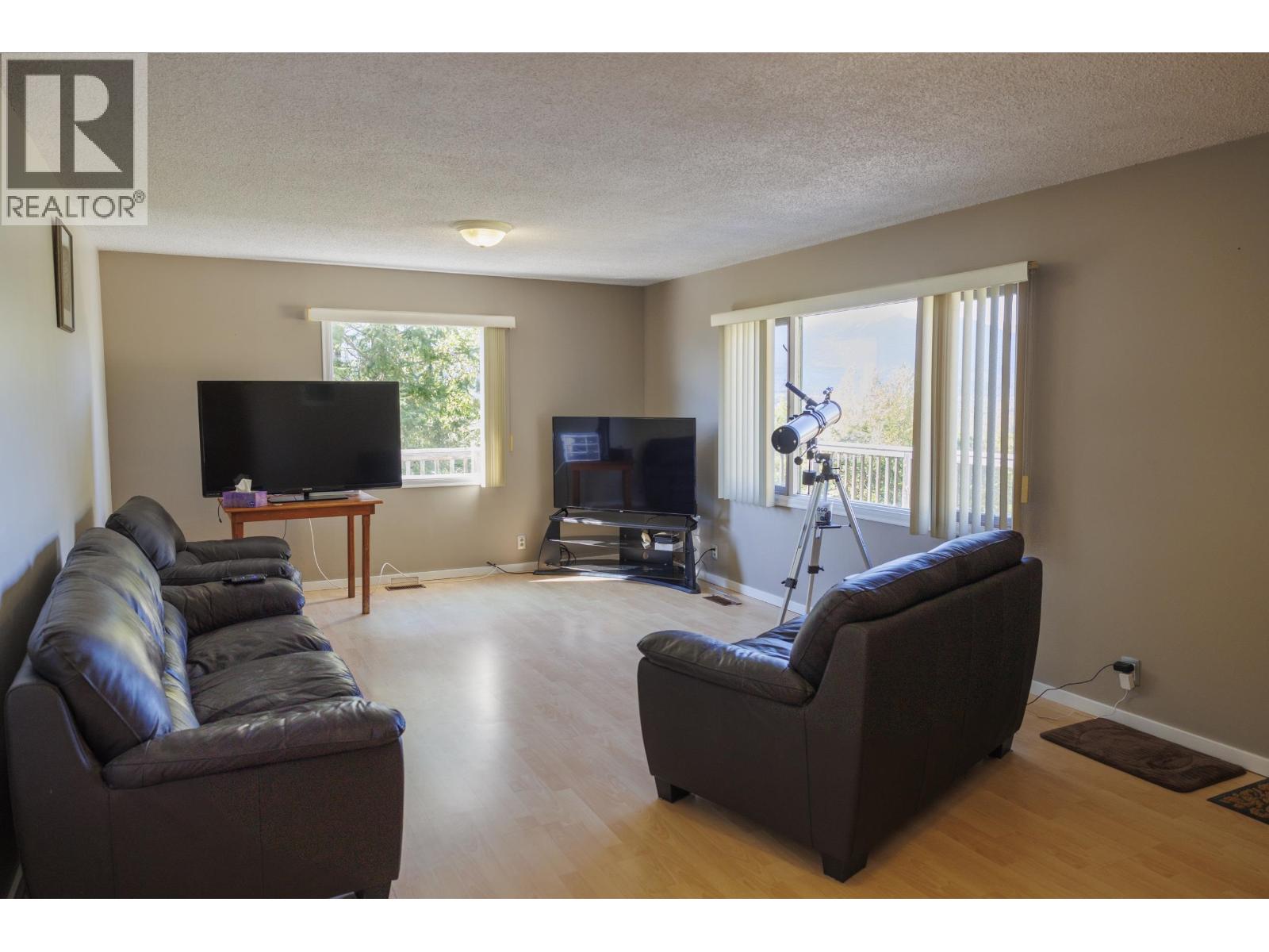 4706 MOUNTAIN VIEW ROAD, McBride