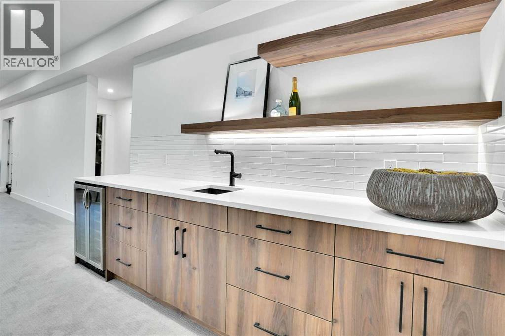 Single Family House for Sale in   Street NW Crescent Heights Calgary 