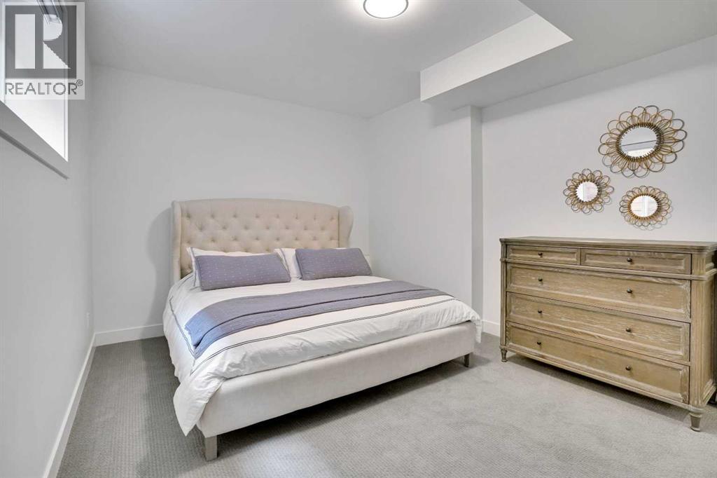 Single Family House for Sale in   Street NW Crescent Heights Calgary 