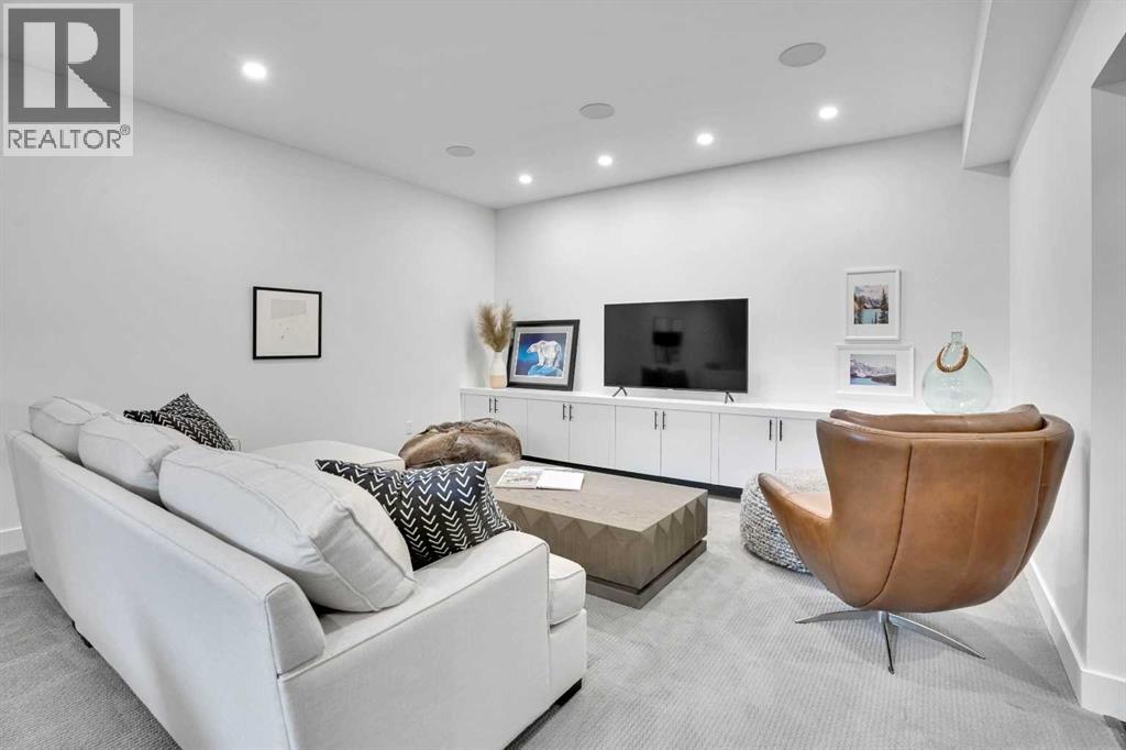 Single Family House for Sale in   Street NW Crescent Heights Calgary 