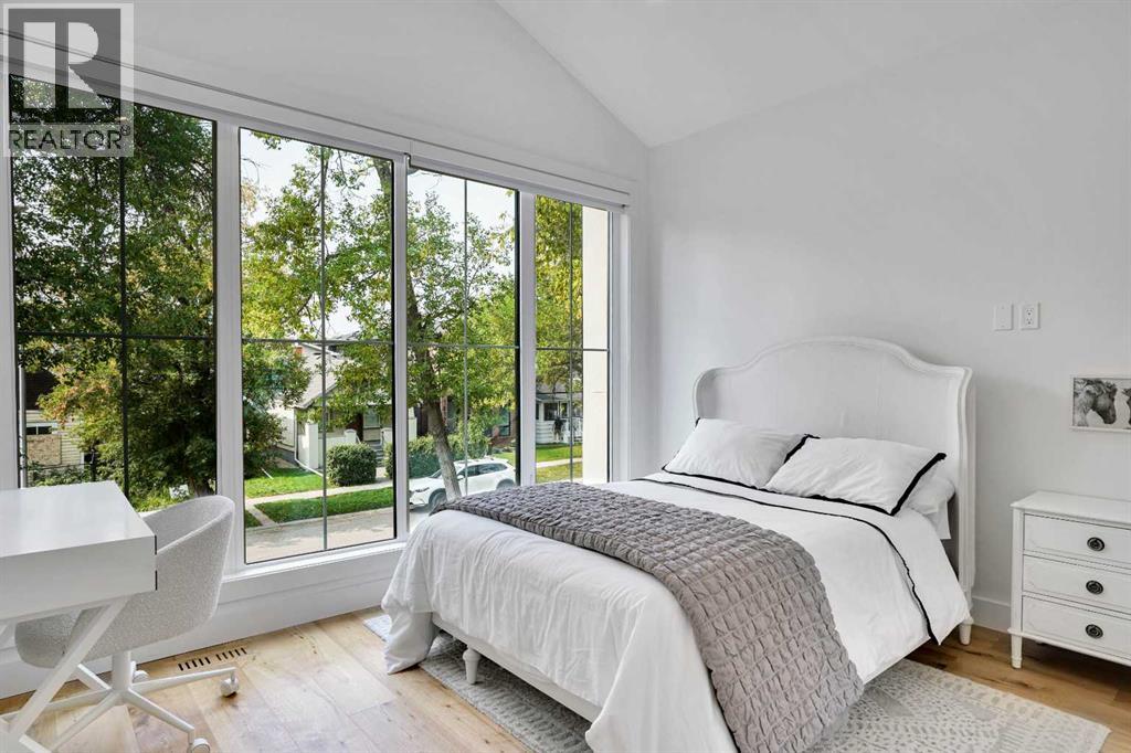 Single Family House for Sale in   Street NW Crescent Heights Calgary 