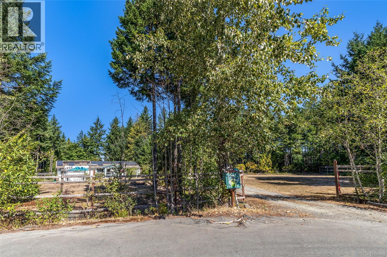1375 Dolly Varden Way, Qualicum Beach