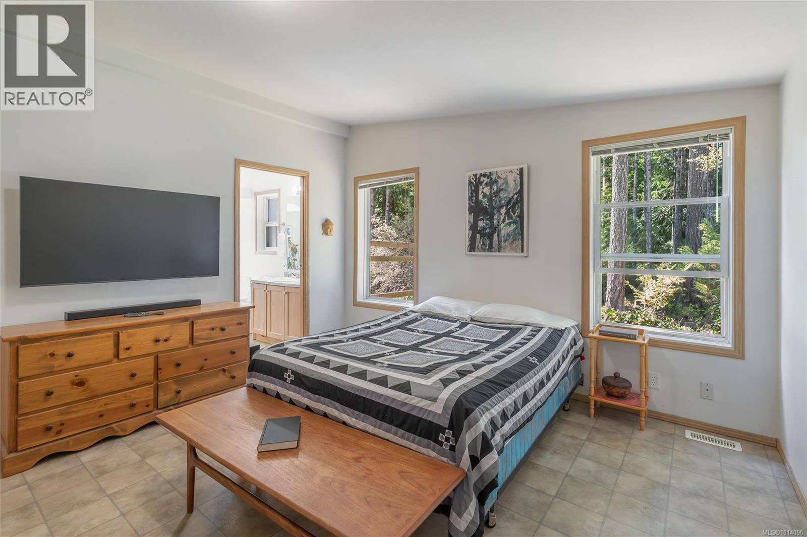 1375 Dolly Varden Way, Qualicum Beach