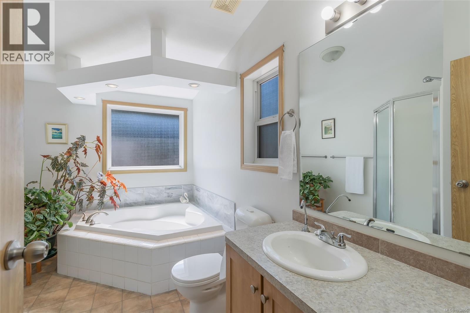 1375 Dolly Varden Way, Qualicum Beach