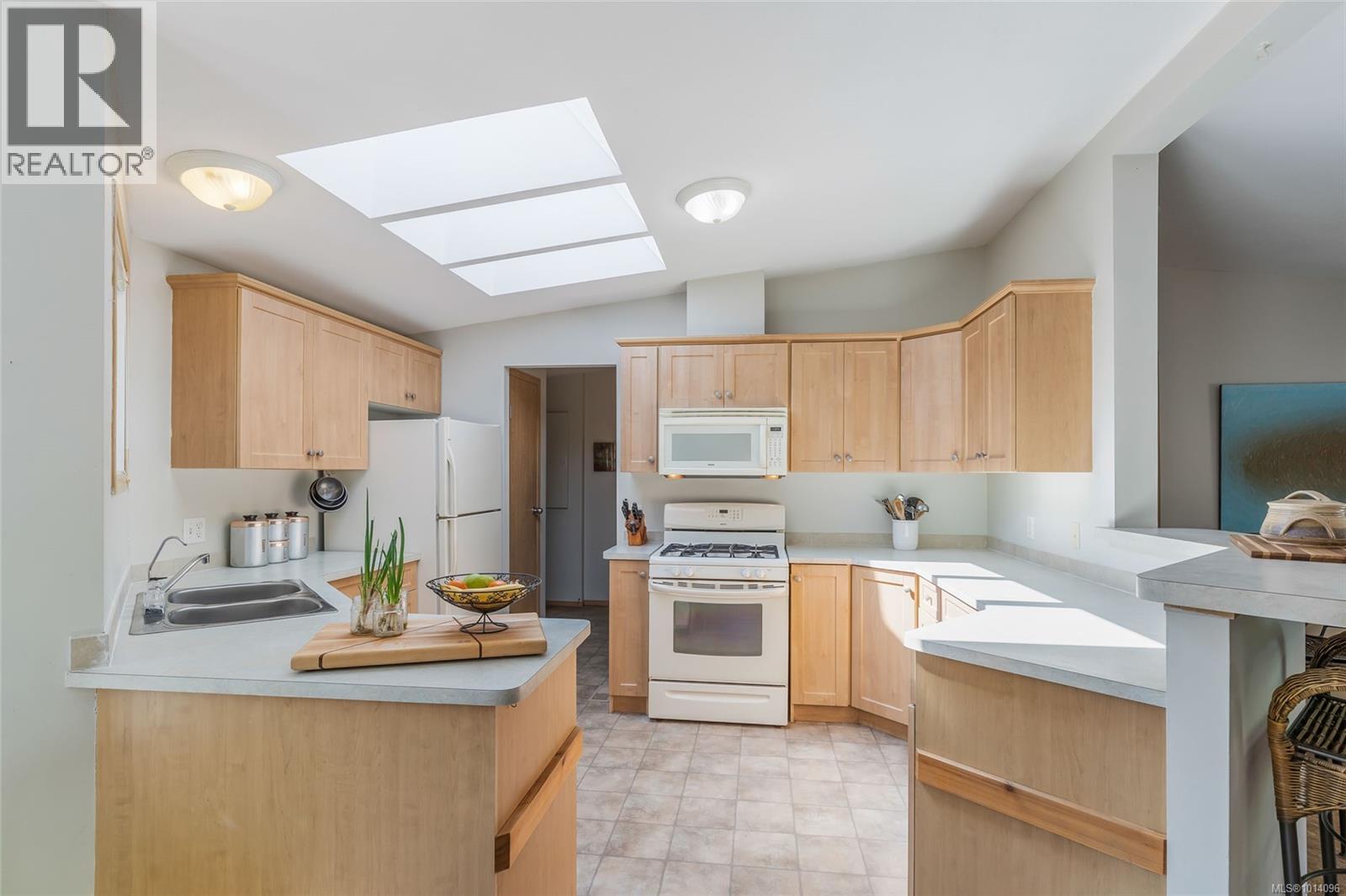 1375 Dolly Varden Way, Qualicum Beach