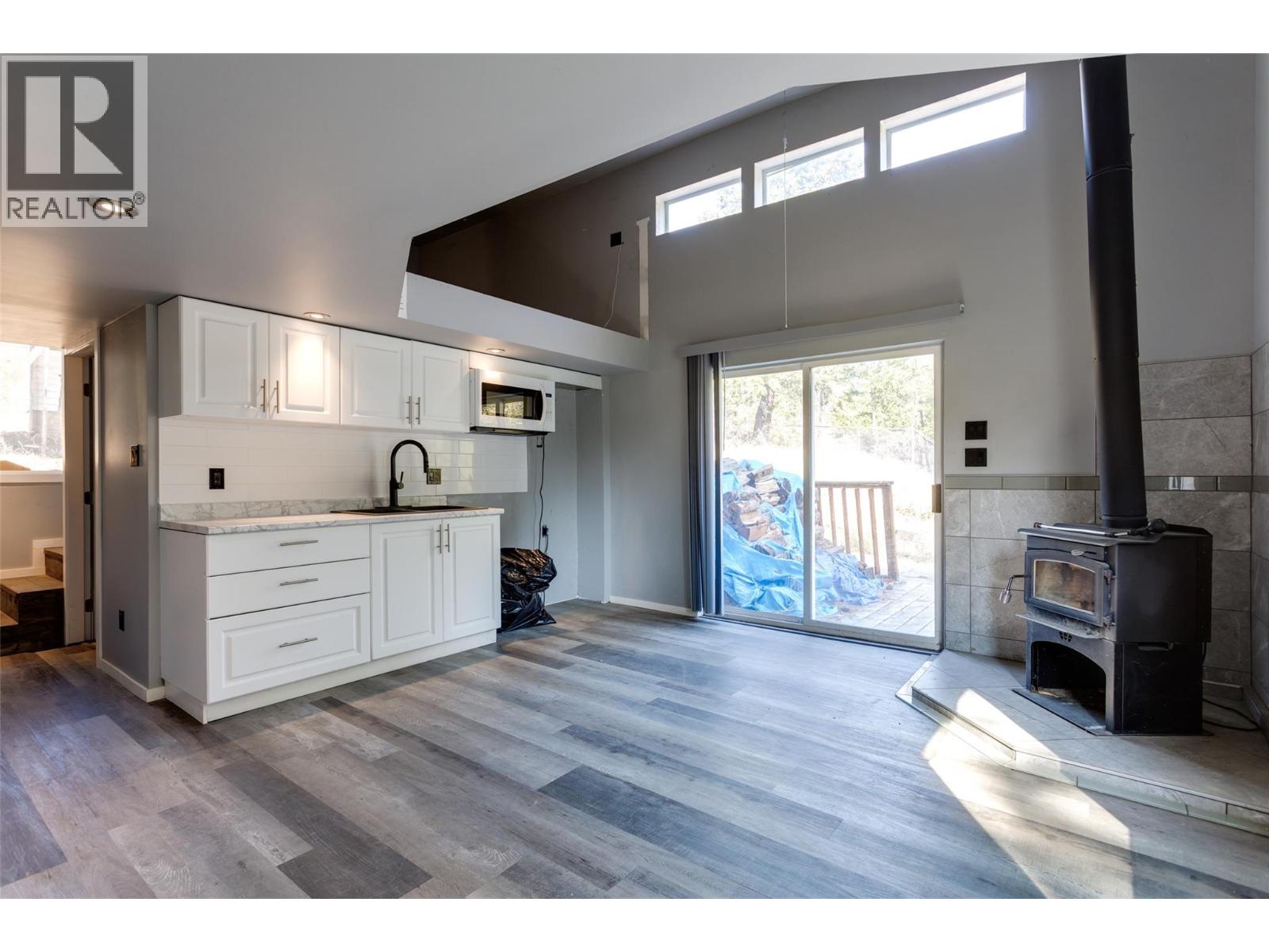  820 Firwood Road, Kelowna