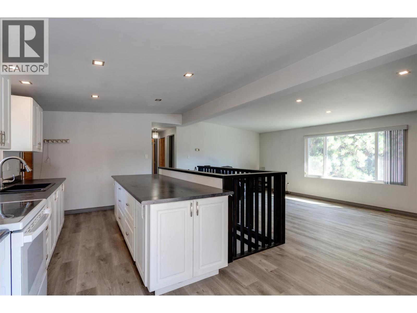  820 Firwood Road, Kelowna