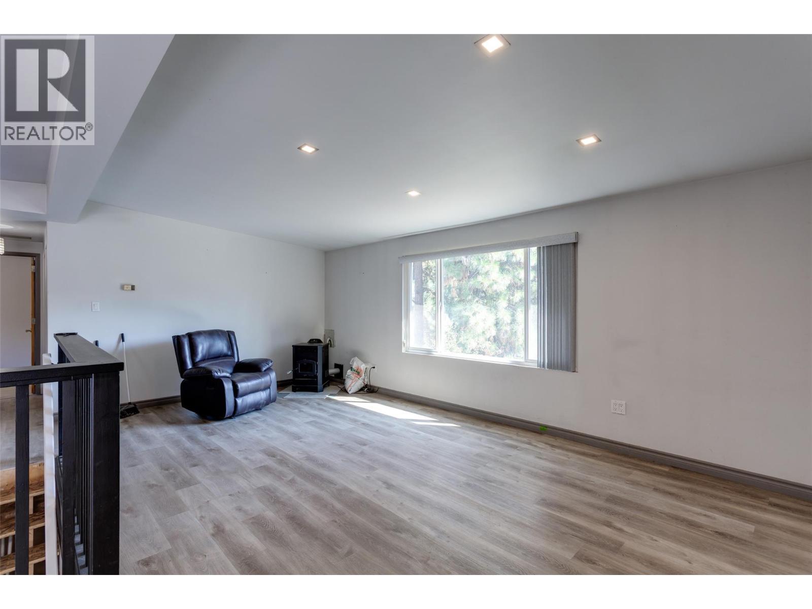  820 Firwood Road, Kelowna