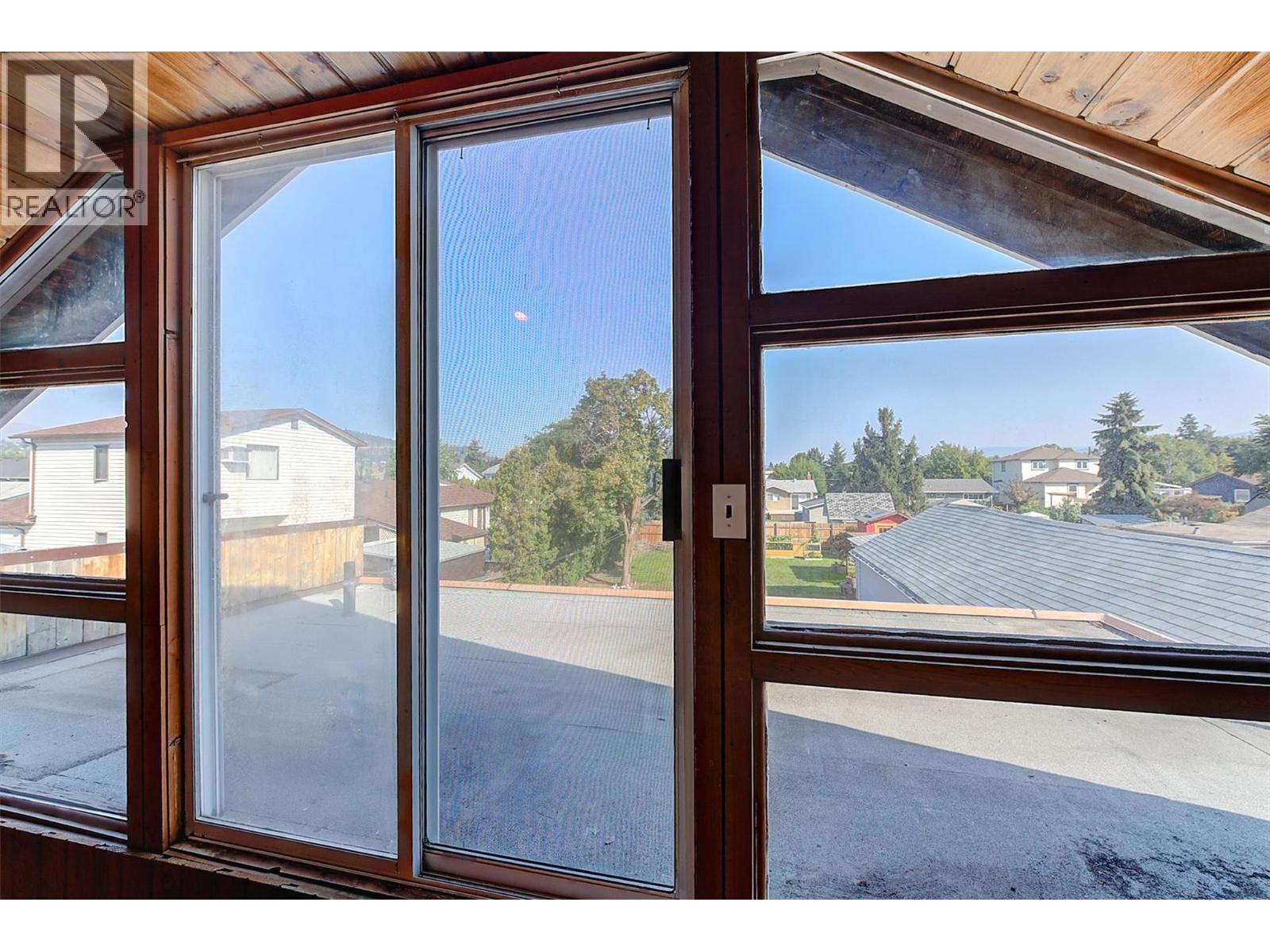  1060 Tataryn Road, Kelowna