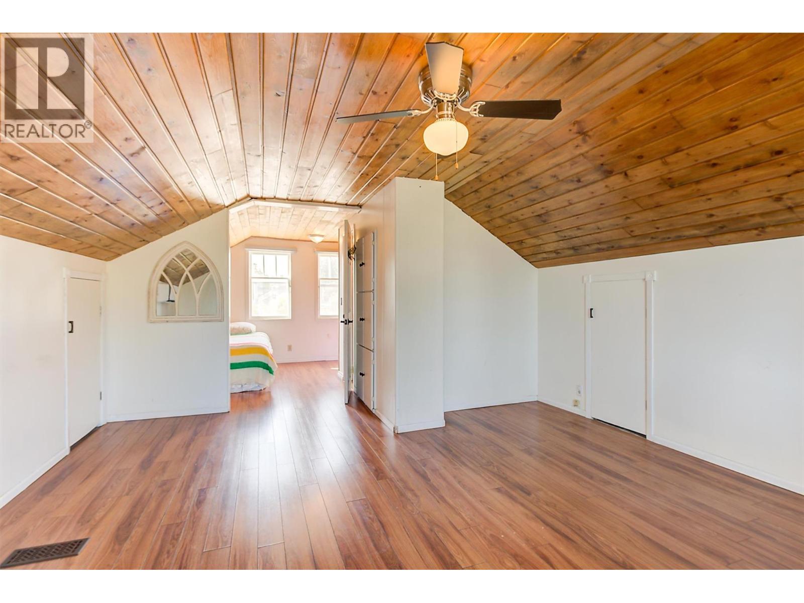  1060 Tataryn Road, Kelowna