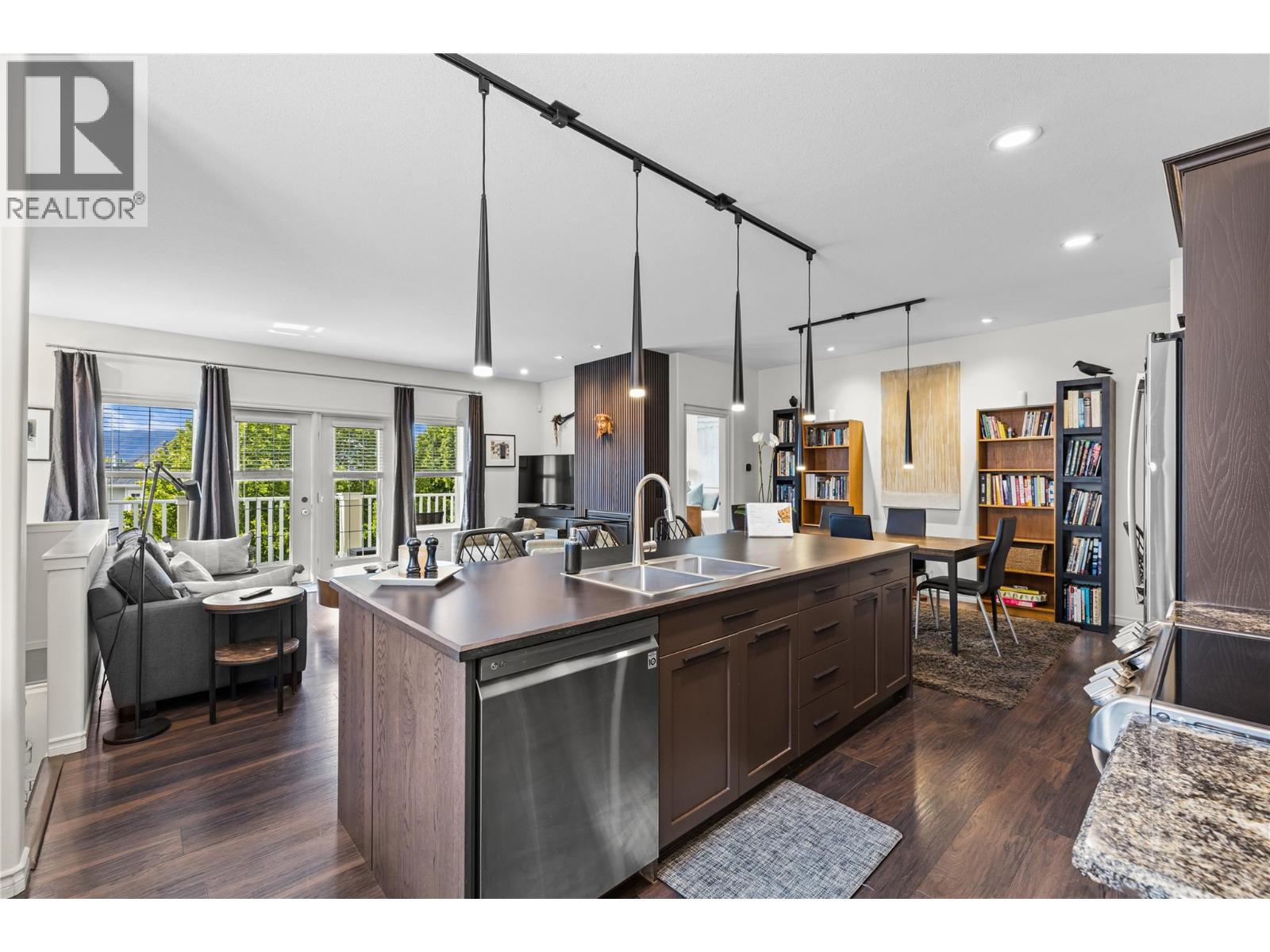 355 McCarren Avenue, Kelowna