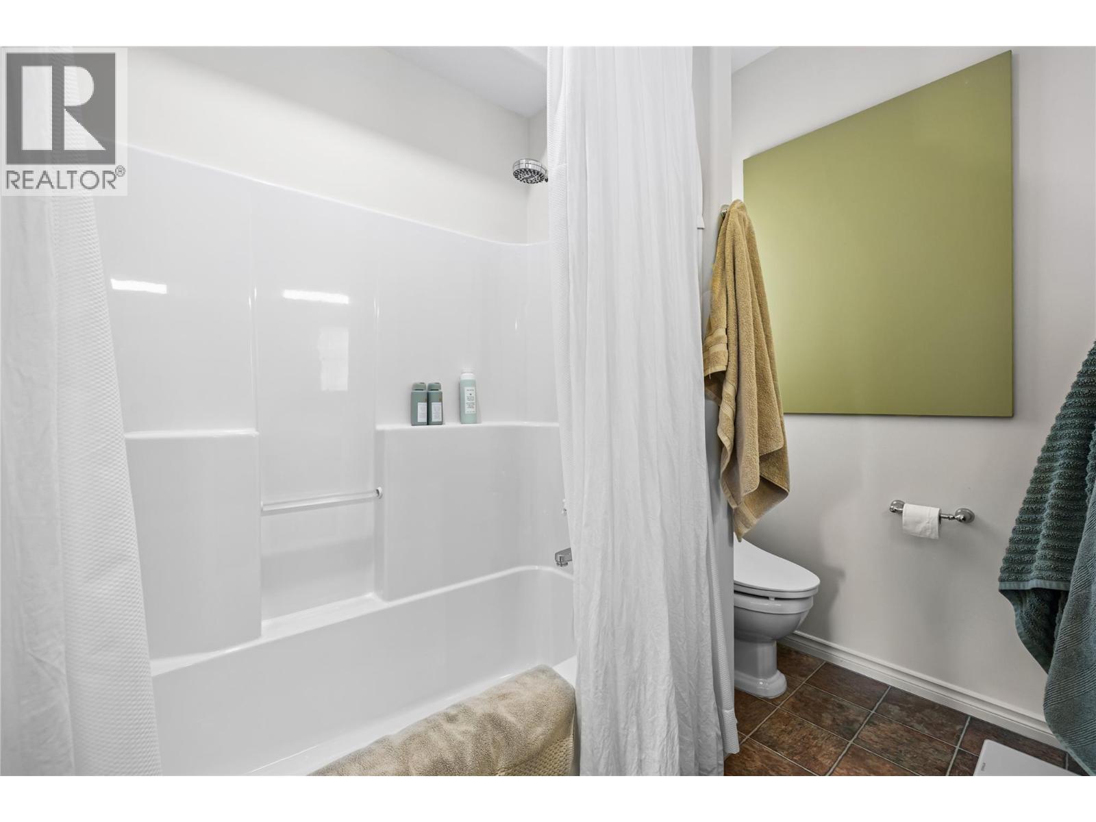  355 McCarren Avenue, Kelowna