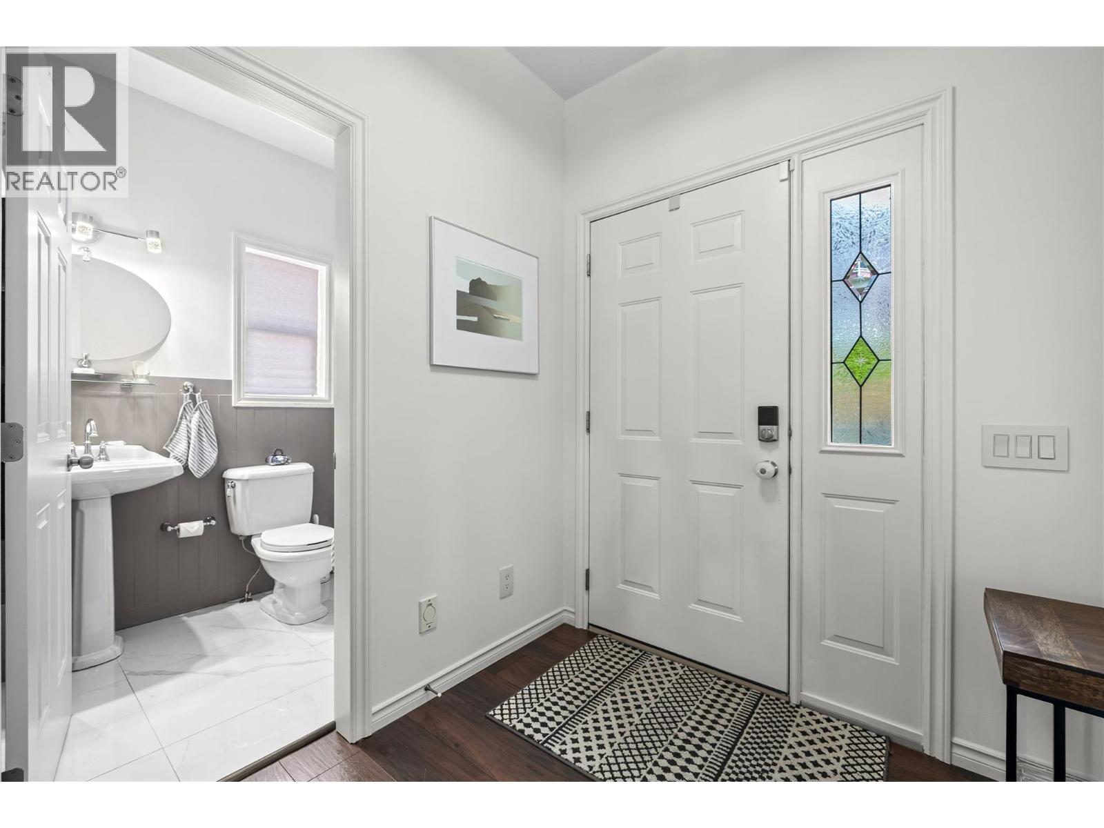  355 McCarren Avenue, Kelowna