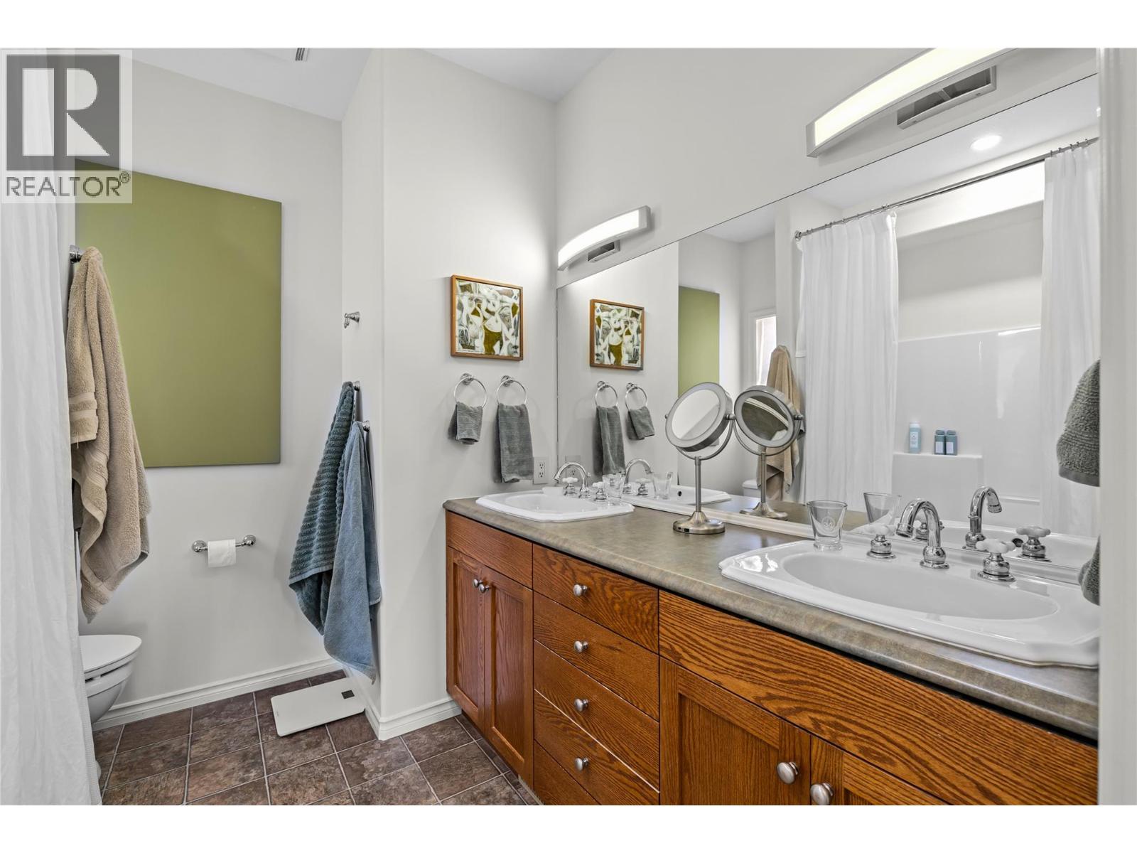  355 McCarren Avenue, Kelowna