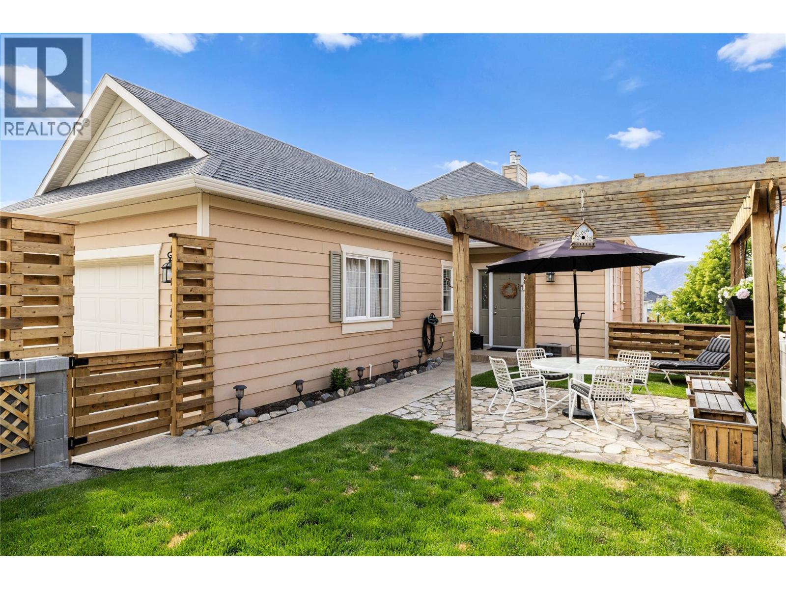  355 McCarren Avenue, Kelowna