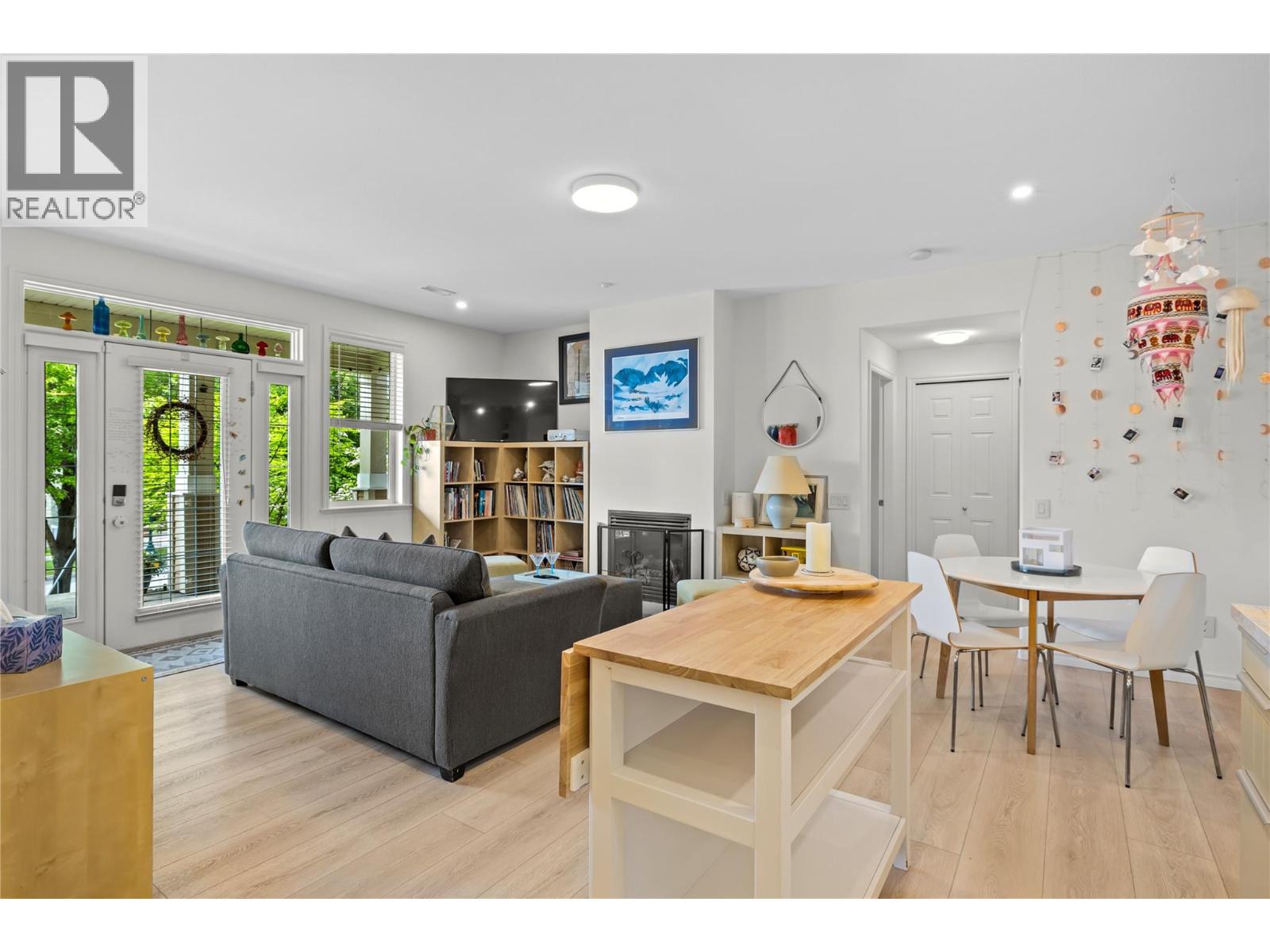  355 McCarren Avenue, Kelowna