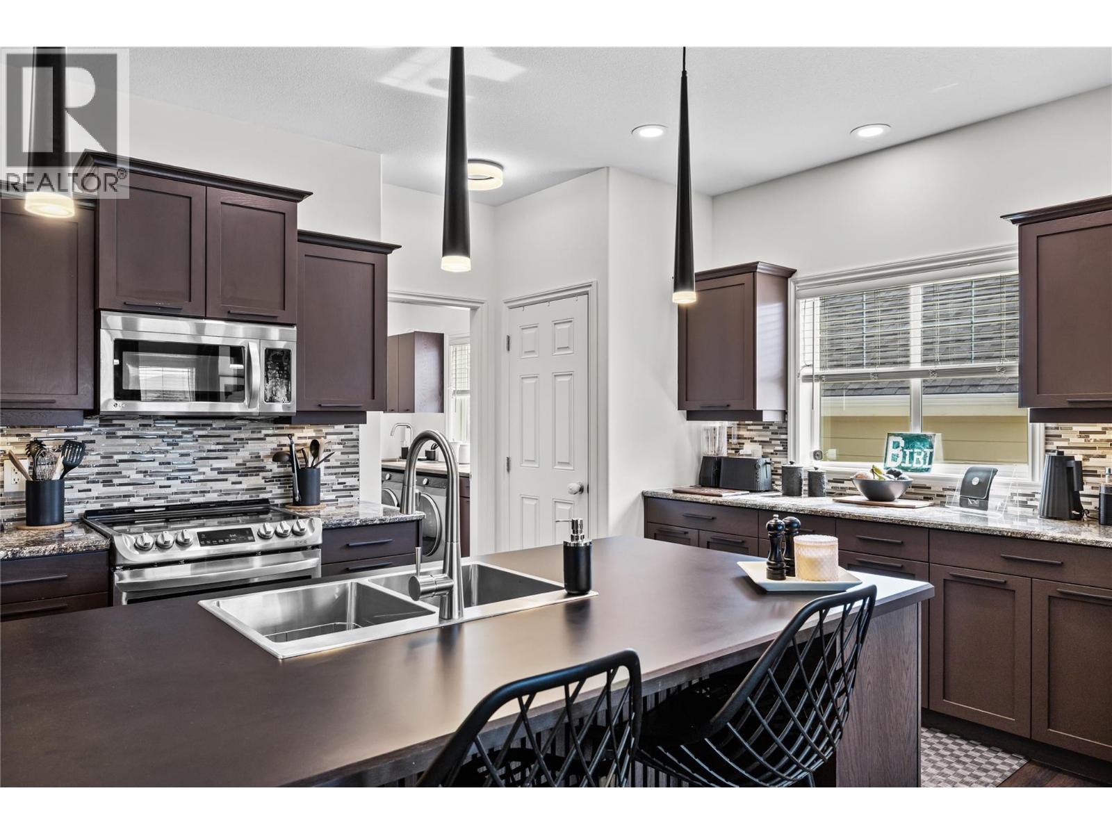  355 McCarren Avenue, Kelowna