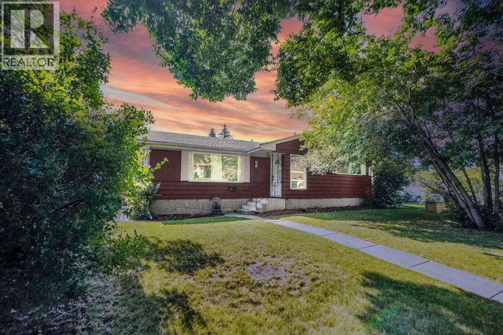 1447 Northmount Drive NW, Calgary, Alberta