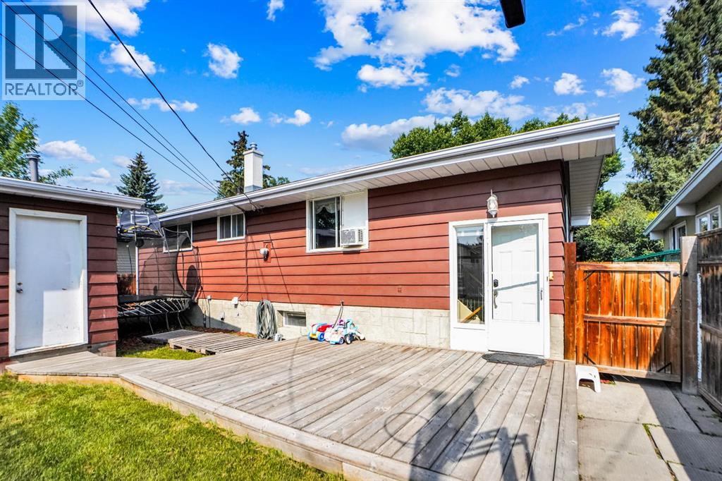 Single Family House Bungalow for Sale in  Northmount Drive NW Brentwood Calgary 