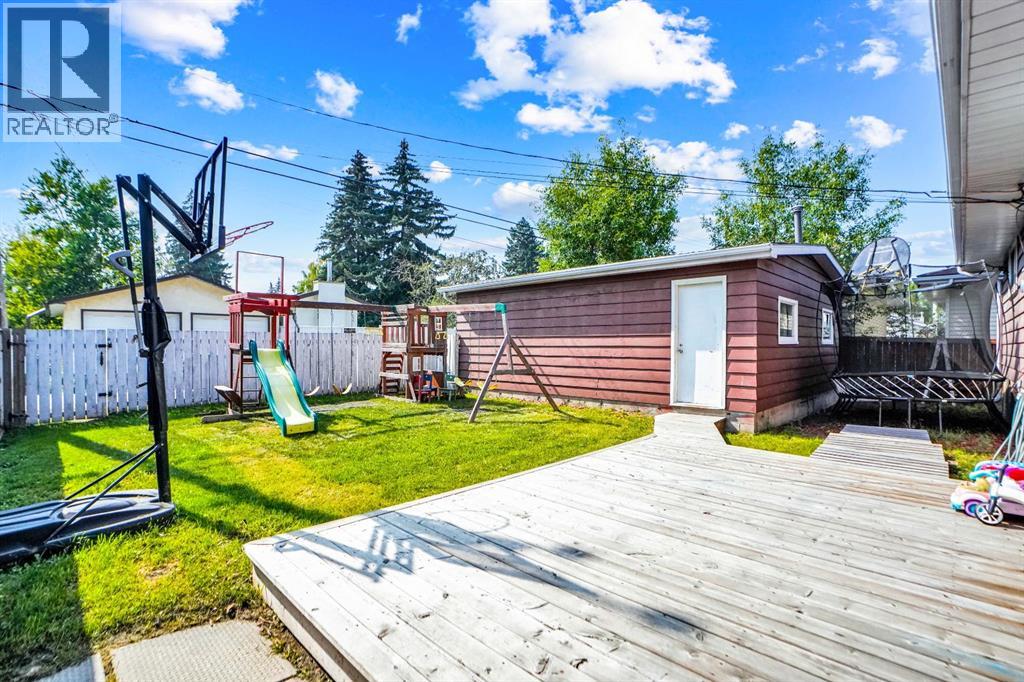 Single Family House Bungalow for Sale in  Northmount Drive NW Brentwood Calgary 