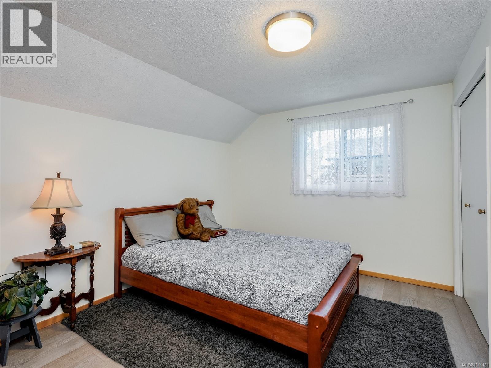 1844 Kings Rd, Saanich