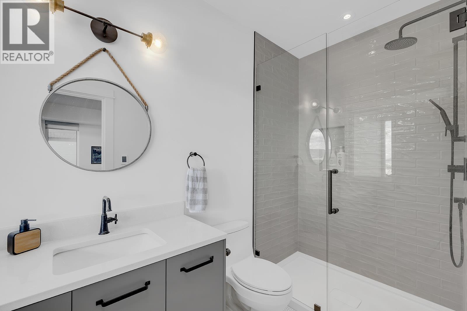  5670 Mountainside Court, Kelowna