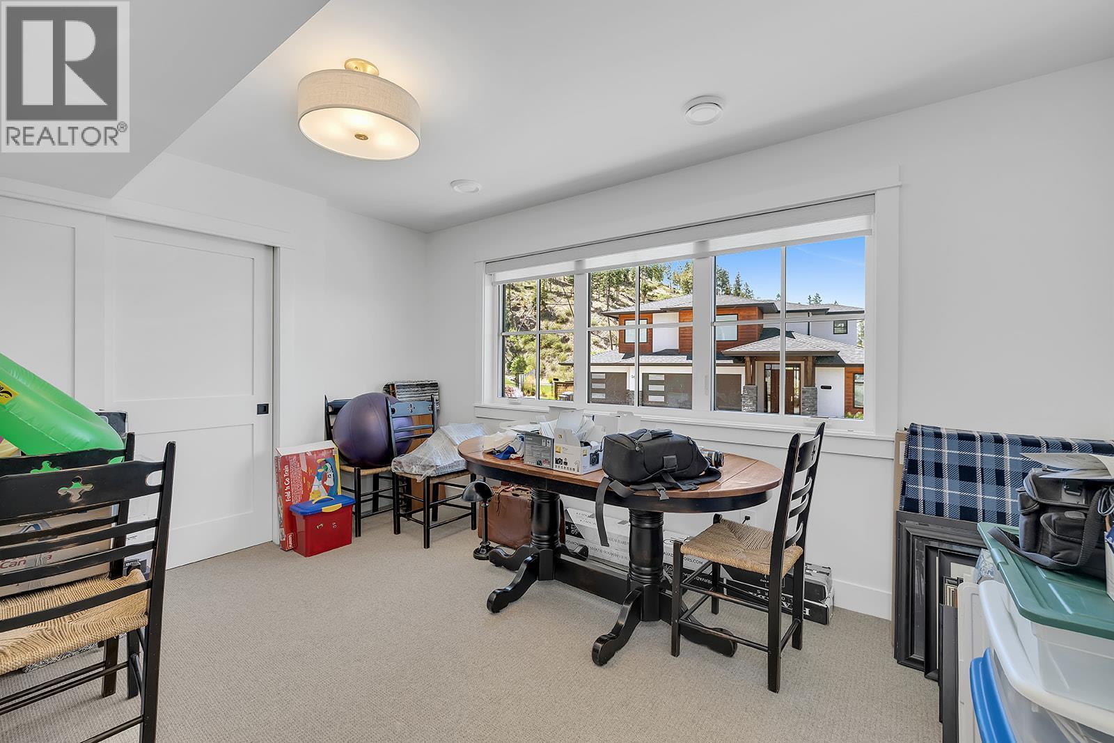  5670 Mountainside Court, Kelowna
