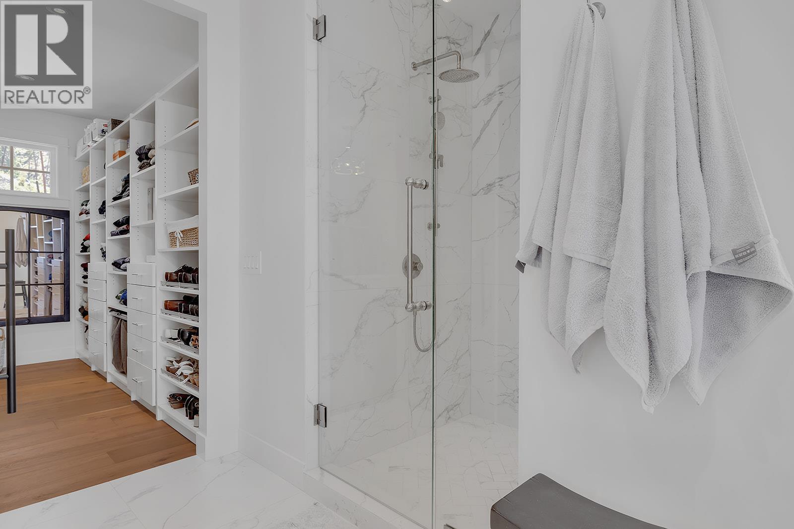  5670 Mountainside Court, Kelowna