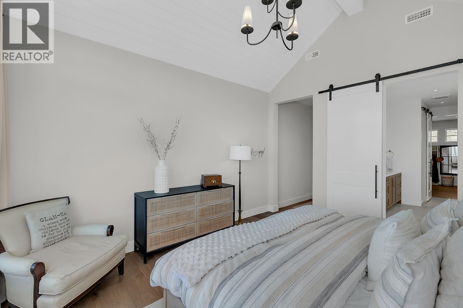  5670 Mountainside Court, Kelowna