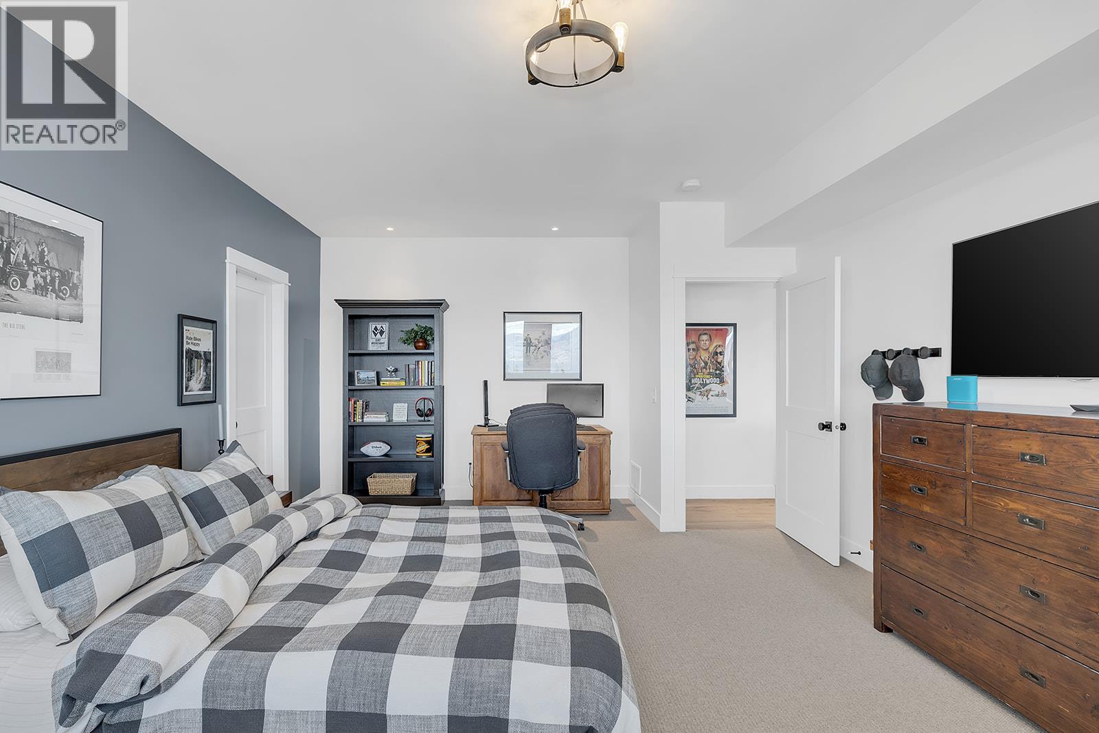  5670 Mountainside Court, Kelowna