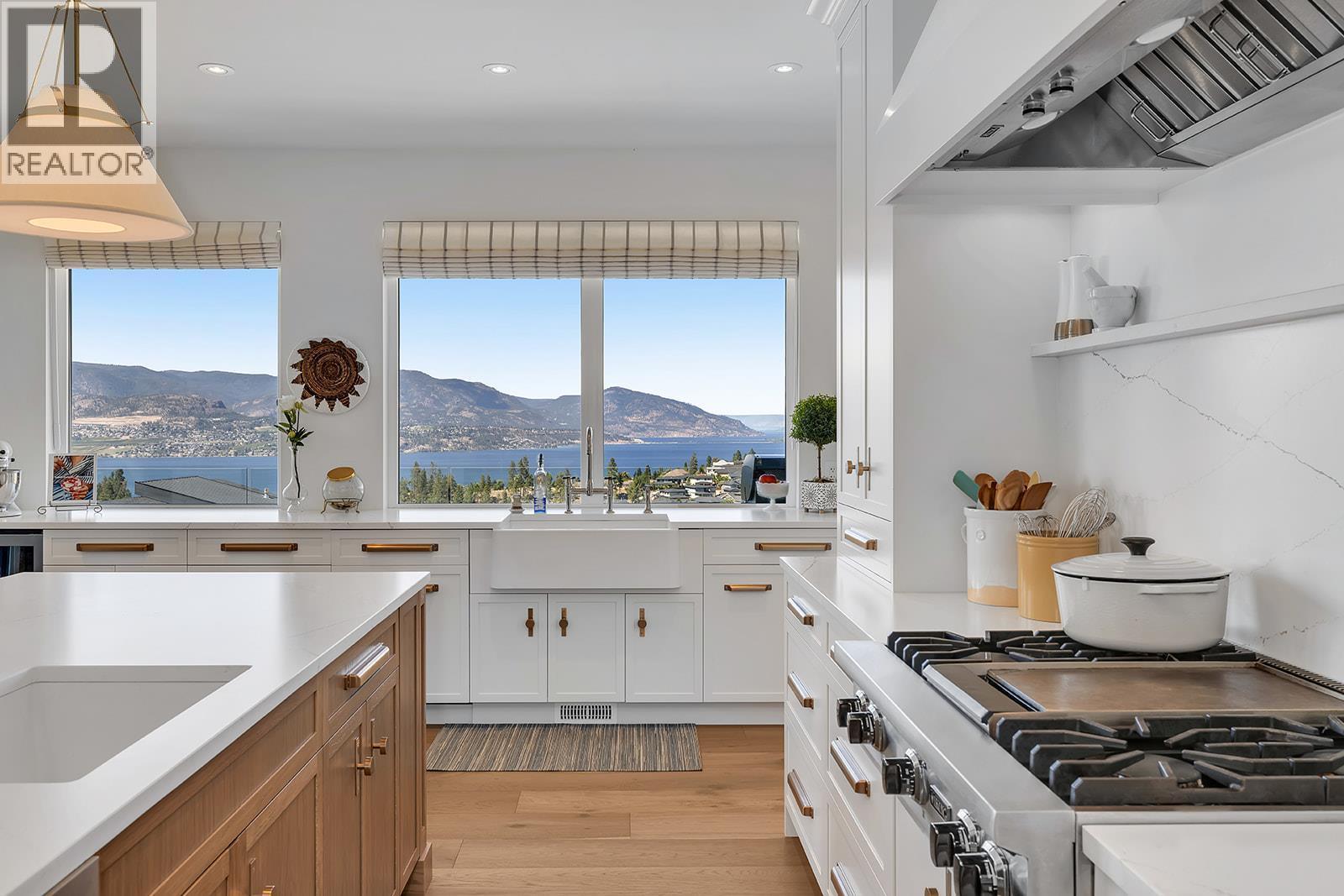 5670 Mountainside Court, Kelowna
