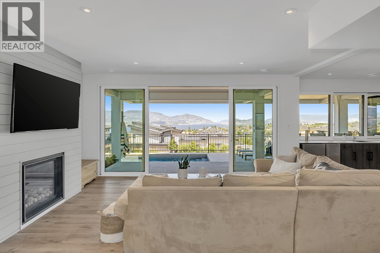  5670 Mountainside Court, Kelowna