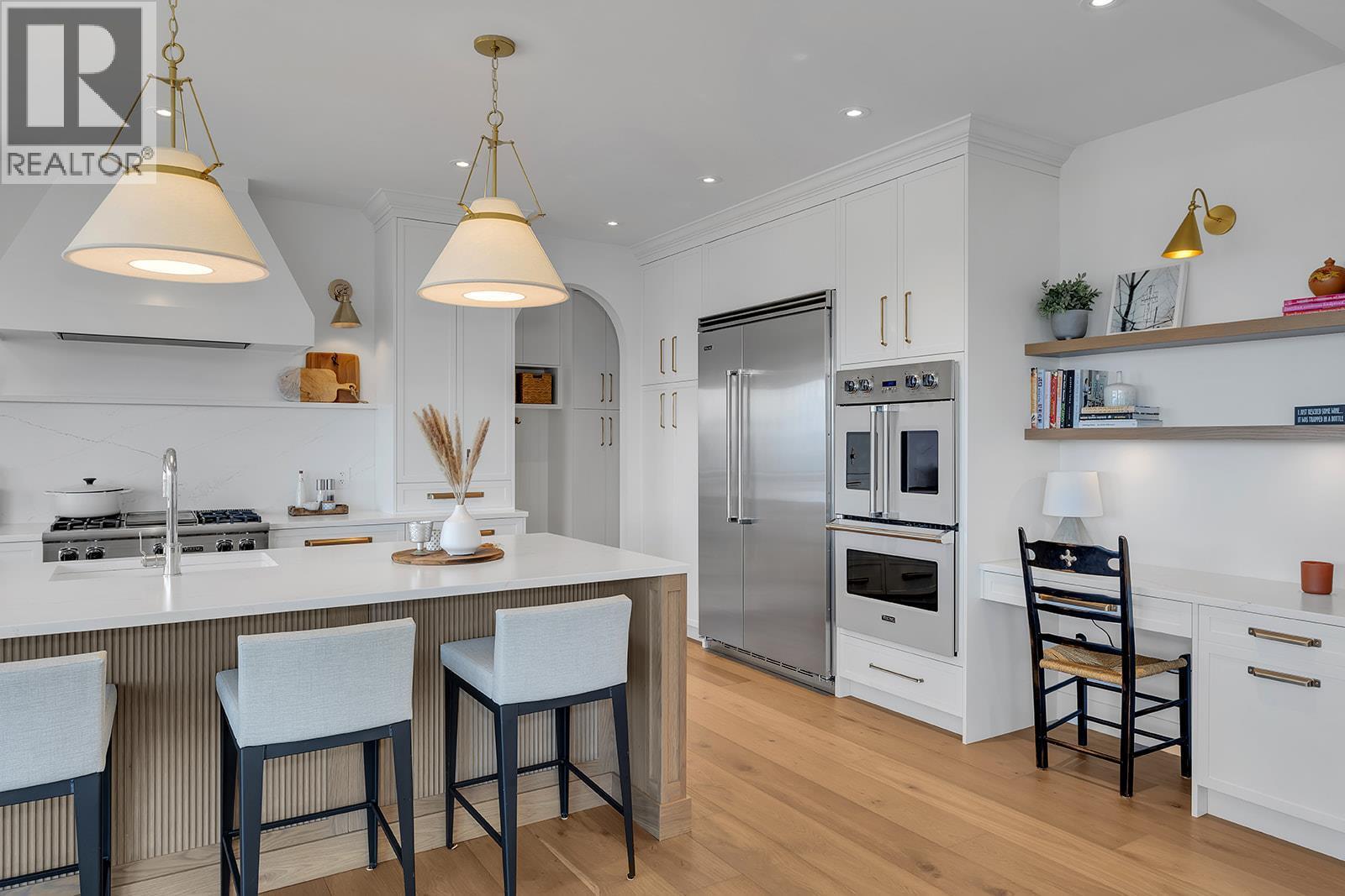  5670 Mountainside Court, Kelowna