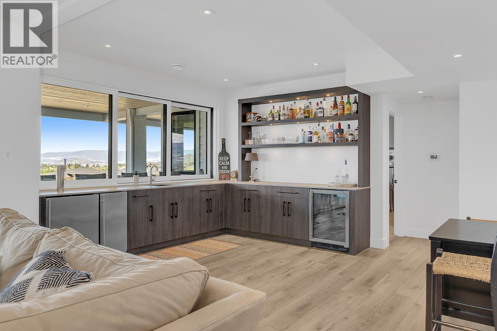 5670 Mountainside Court, Kelowna
