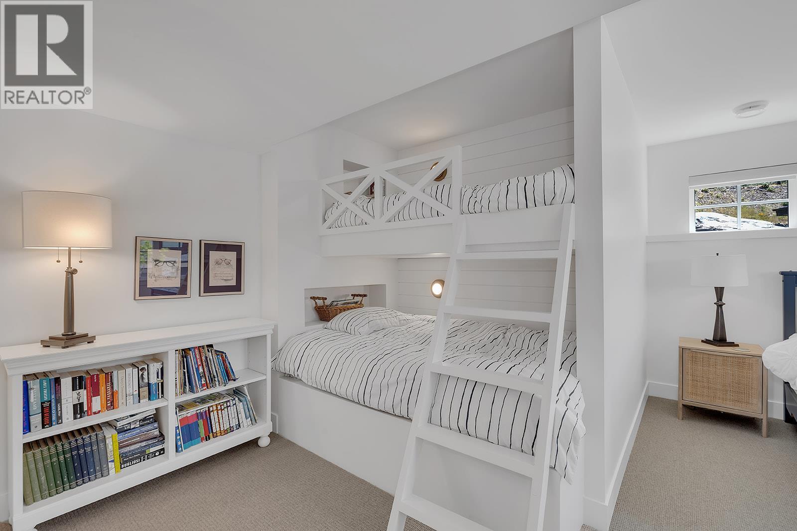  5670 Mountainside Court, Kelowna