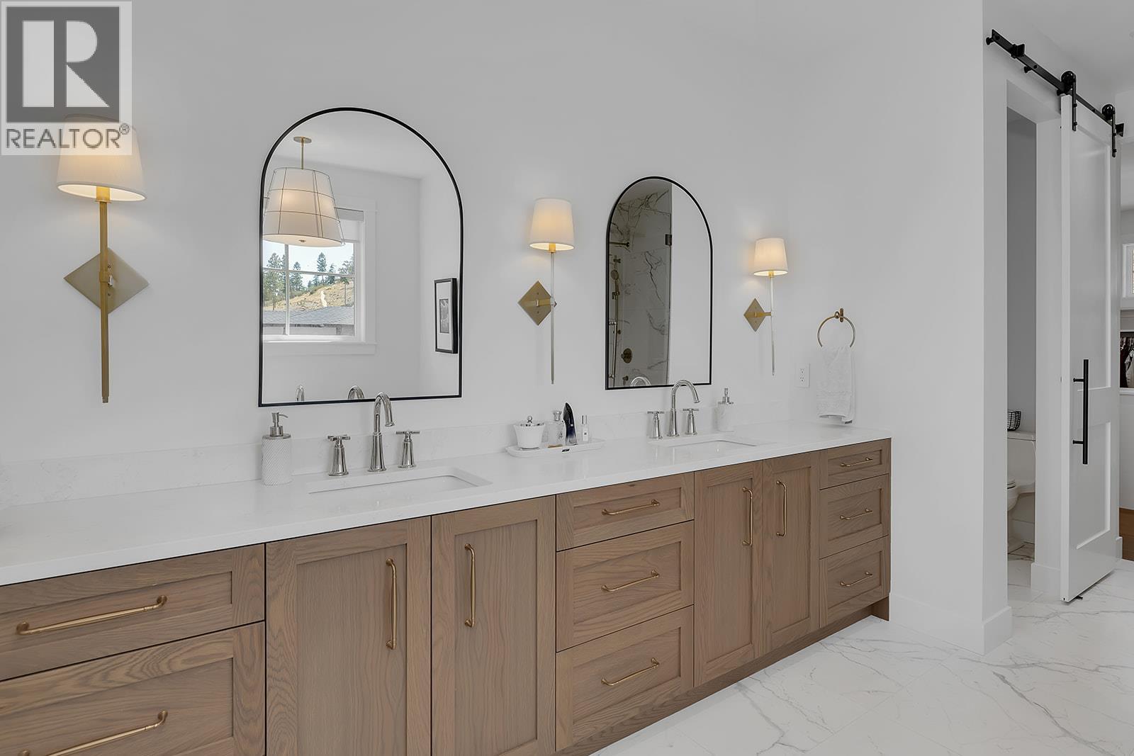  5670 Mountainside Court, Kelowna