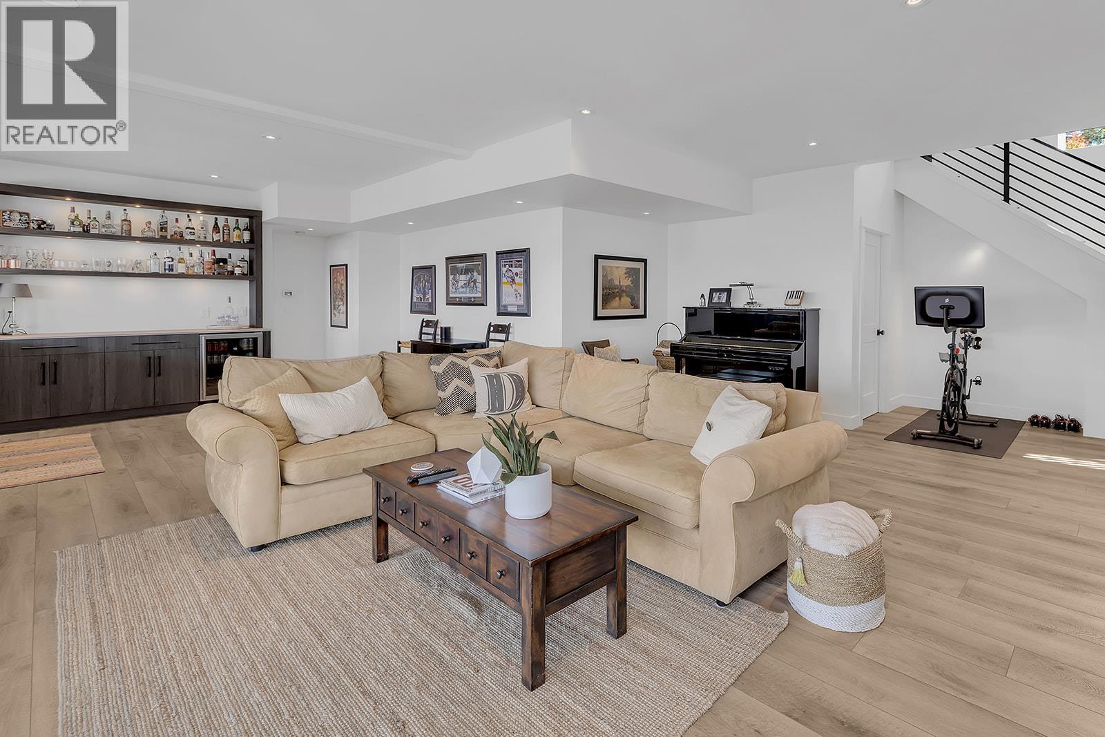  5670 Mountainside Court, Kelowna