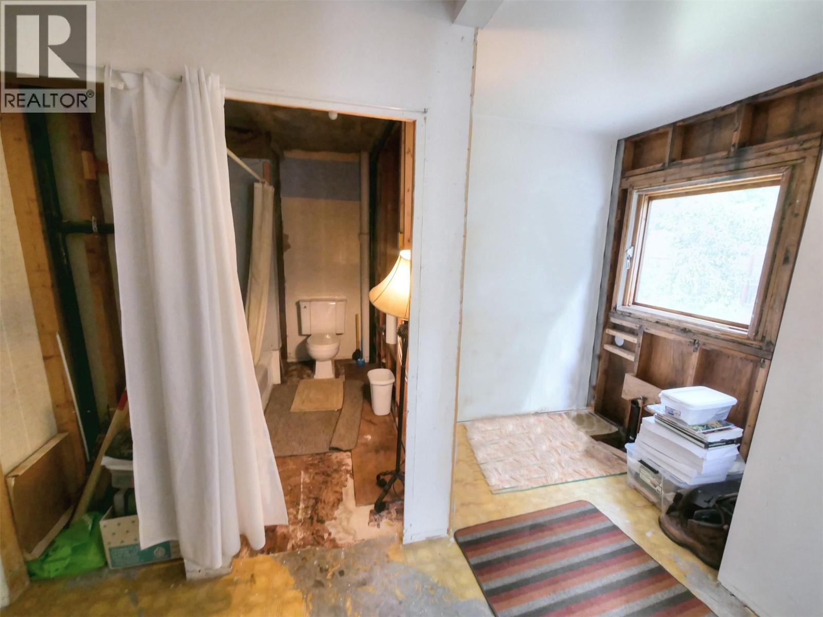 306 & 310 LAKE AVENUE - 7