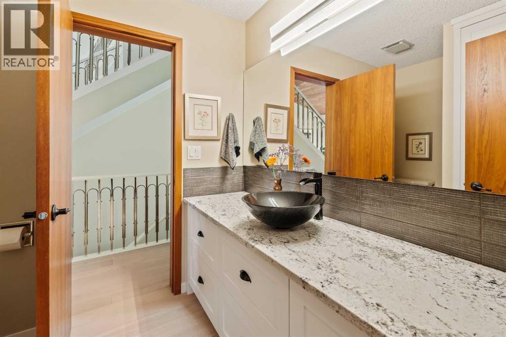 Single Family House for Sale in  Edendale Crescent NW Edgemont Calgary 