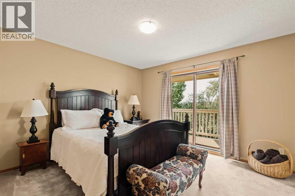 Single Family House for Sale in  Edendale Crescent NW Edgemont Calgary 