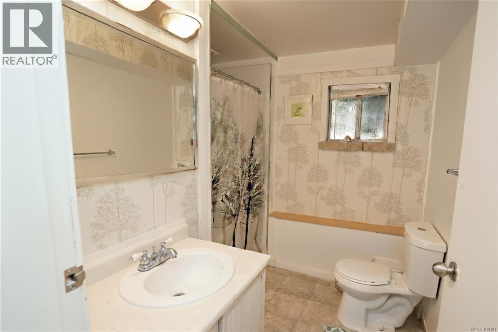 536 Strathdee Pl, Colwood