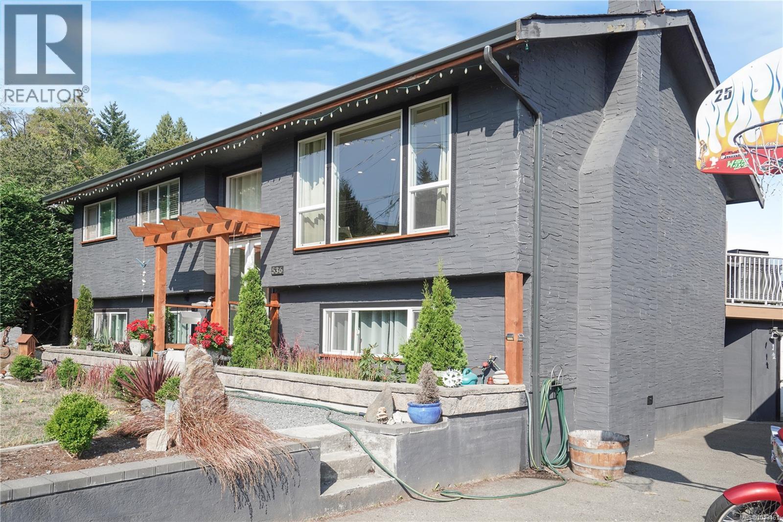 536 Strathdee Pl, Colwood
