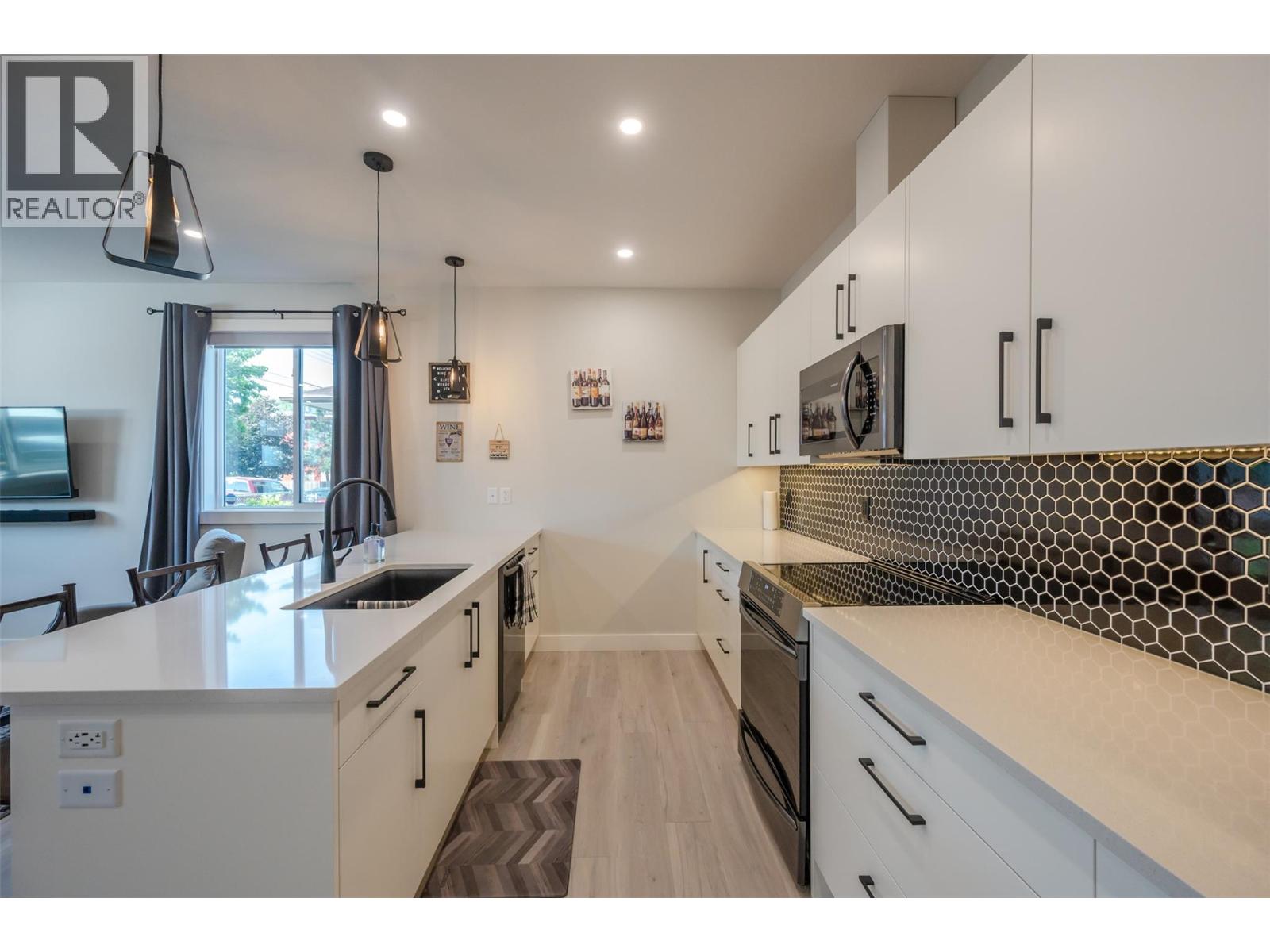 547 Westminster Avenue Unit# 101, Penticton
